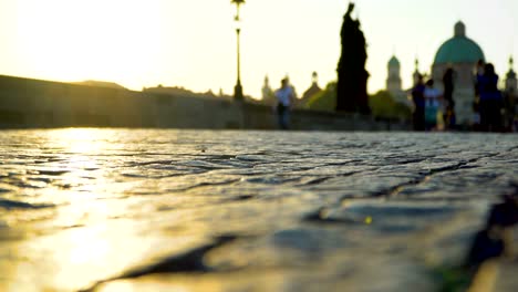 Piedra-de-pavimentación-en-puente-de-Carlos