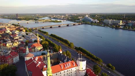 Schöne-Antenne-Panoramablick-über-die-Stadt-Prag-von-oben