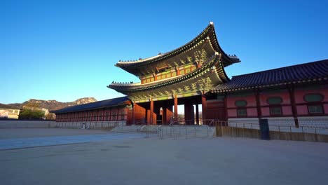 Schöne-Gebäude-Architektur-Gyeongbokgung-Palast-in-Südkorea