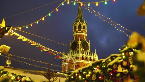 Plaza-Roja,-Moscú,-Rusia.-Año-nuevo-justo-cerca-del-Kremlin-y-la-torre-de-Spasskaya