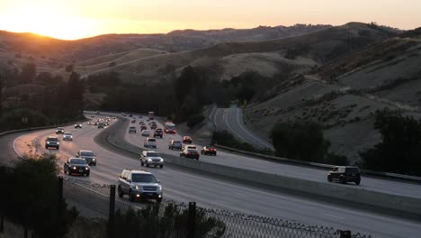 Autopista-101-en-Calabasas-en-el-valle-de-San-Fernando