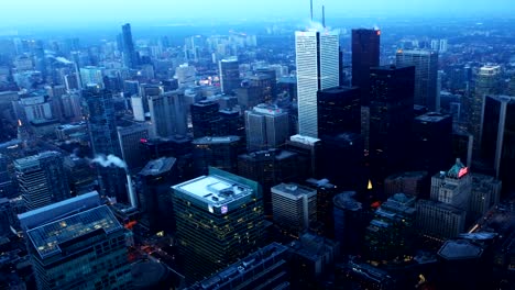 Del-día-a-la-noche-en-el-centro-de-la-ciudad-de-Toronto