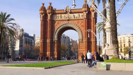 sun-light-arc-de-triomf-4-k-Spanien-barcelona-touristischen-Ort