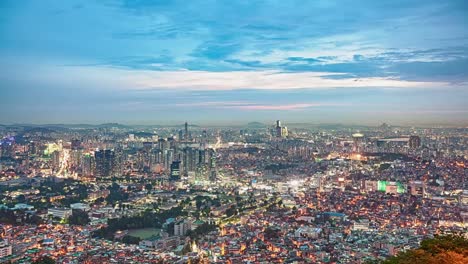 Panorama-de-Seúl-skyline-al-atardecer-tiempo-lapso