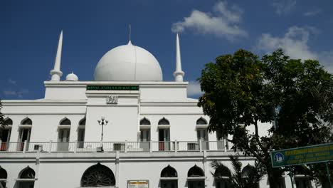 Al-Azhar-Mosque-in-Jakarta,-Indonesia