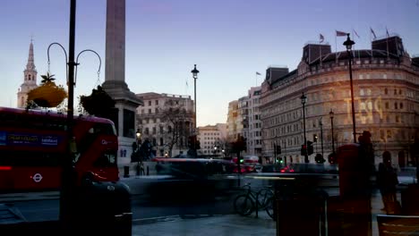 La-escena-en-movimiento-rápido-de-la-ciudad-de-Londn