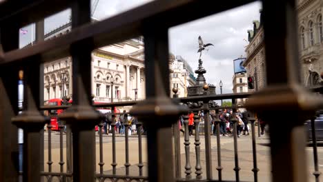 Piccadilly-Circus---Eros.