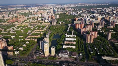 Russland-Moskau-Sommer-Tag-Universität-Bezirk-Vernadskogo-Avenue-aerial-Panorama-4k