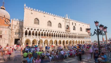 italy-summer-day-venice-city-famous-palazzo-ducale-square-crowded-panorama-4k-time-lapse