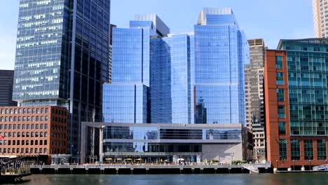 View-of-the-Boston,-Massachusetts-harbor-skyline