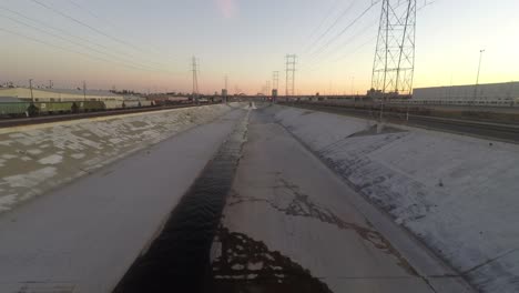 Los-Angeles-River-Sonnenuntergang-Antenne