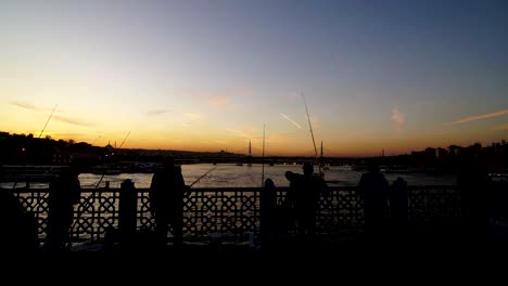 Fischer-auf-der-Galata-Brücke