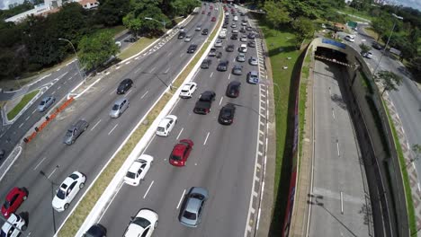 Vista-aérea-de-23-de-Maio-Avenue-en-Sao-Paulo,-Brasil