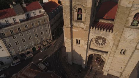 Portugal-atardecer-Lisboa-ciudad-famosa-catedral-aérea-panorama-4k