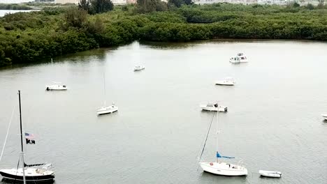 Boats-parked-in-the-bay