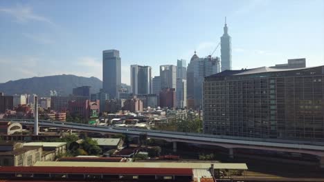 Taiwan-taipei-paisaje-urbano-día-soleado-centro-tráfico-carretera-aérea-panorama-4k