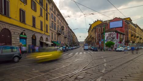 Italia-día-luz-Milán-ciudad-famoso-canal-tráfico-Bahía-panorama-calle-4k-timelapse