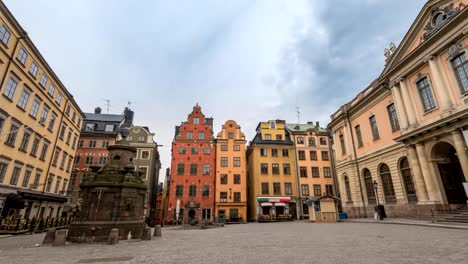 Stockholm-city-skyline-timelapse-at-Gamla-Stan-old-town-and-Stortorget,-Stockholm-Sweden-4K-Time-Lapse