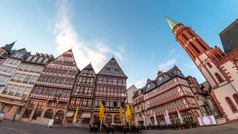 Frankfurt-ciudad-horizonte-timelapse-en-la-Plaza-de-Romer,-lapso-de-tiempo-de-4K-de-Frankfurt,-Alemania