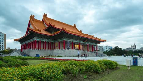 Day-to-Night-time-lapse-video-of-Chiang-Kai-shek-Memorial-Hall-National-Concert-Hall-in-Taipei-city,-Taiwan-timelapse-4K