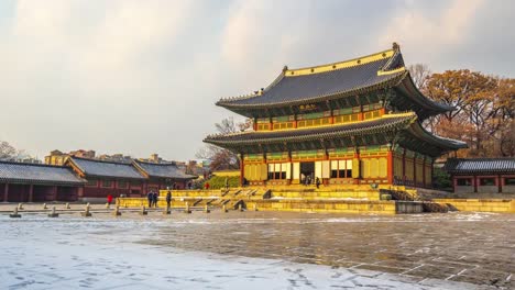 Changdeokgung-Palast-in-der-Stadt-Seoul,-Südkorea-Zeitraffer