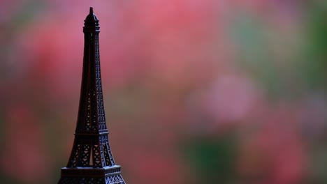 Eiffel-tower-autumn-season