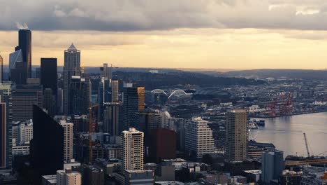 Seattle-Stadt-in-Bewegung-Zeitraffer-mit-Fähre-Transport