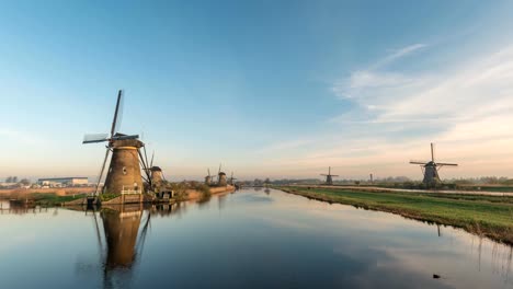 Dutch-Windmill-time-lapse-at-Kinderdijk-Village-Netherlands,-4K-timelapse