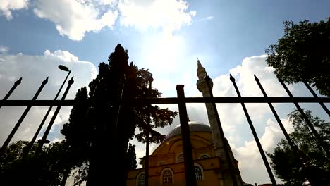 Istanbul-Ottoman-Altunizade-Mosque-Fences-Timelapse