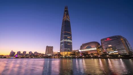Zeit-Zeitraffer-Sonnenuntergang-von-Lotte-Tower-am-Jamsil,-Seoul-Südkorea