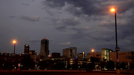 Edificios-de-Denver-en-la-noche