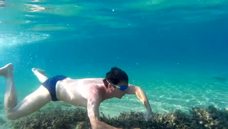 Swimming-and-enjoying-at-the-sea