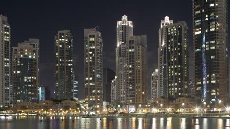 Vista-nocturna-de-4-k-time-lapse-en-burj-khalifa-área