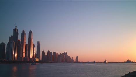 Panoramablick-auf-dubai-marina-Sonnenuntergang-Zeitraffer