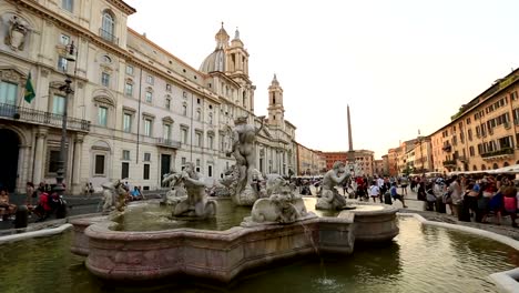 Kamerafahrt-Piazza-Navona.