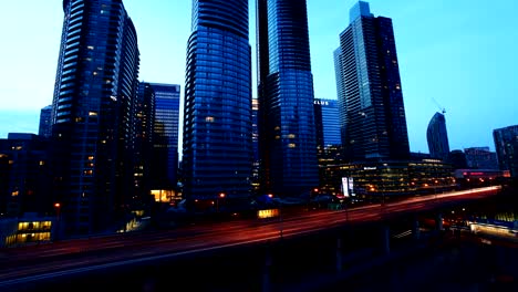 Timelapse-view-of-Toronto-at-night