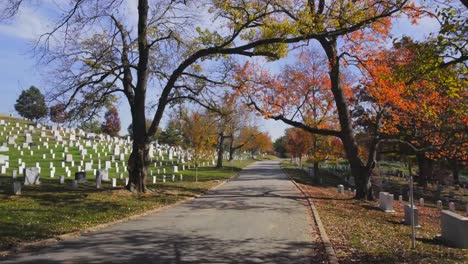 Arlington-Friedhof-während-des-Herbstes