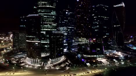 Negocio-aéreo-nocturno-ciudad-de-Moscú