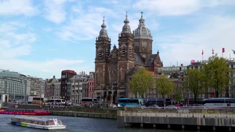 Vista-del-paisaje-urbano-de-la-ciudad-urbana-de-Amsterdam