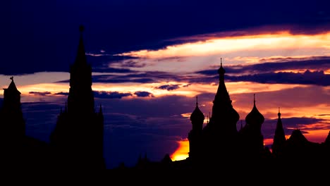 Timelapse-of-gorgeous-sunset-on-Moscow-historical-center-Red-Square-and-Kremlin-tower-silhouette