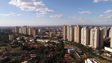 Antena-ciudad-vista-de-Ribeirao-Preto,-Sao-Paulo,-Brasil