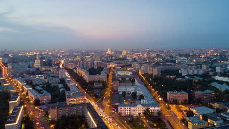 Russland-Sonnenuntergang-Dämmerung-beleuchtet-Moskau-Stadt-Verkehr-Straße-aerial-Panorama-4k-Zeitraffer