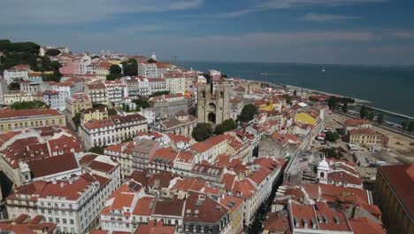 Imágenes-de-drone-de-4K-de-Lisboa-en-Portugal