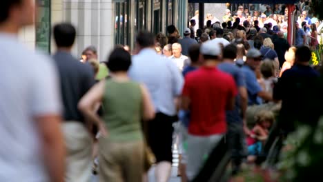 Chicago-multi-ethnic-tourists-on-busy-streets-Illinois