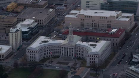 Vista-aérea-de-la-ciudad-de-Denver-y-edificio-del-Condado