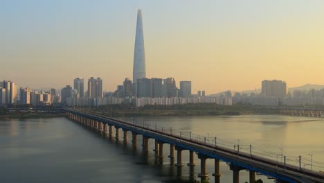 Seoul-City-and-Lotte-Tower,-South-Korea.-Time-lapse-4k