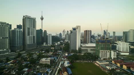 4-k-UHD-Zeitraffer-des-dramatischen-Sonnenaufgang-über-Kuala-Lumpur