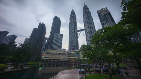 4k-UHD-time-lapse-of-dramatic-sunset-over-Kuala-Lumpur-city.