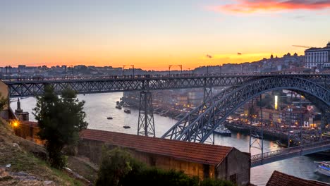 Timelapse-Porto-Skyline-bei-Sonnenuntergang,-Portugal