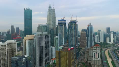 Abend-Zeit-Kuala-Lumpur-Stadtzentrum-Verkehrsstraße-aerial-Panorama-4k-Malaysia